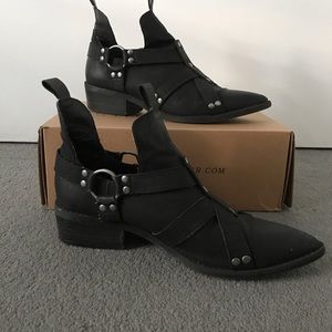 Coconuts by Matisse Knox boot